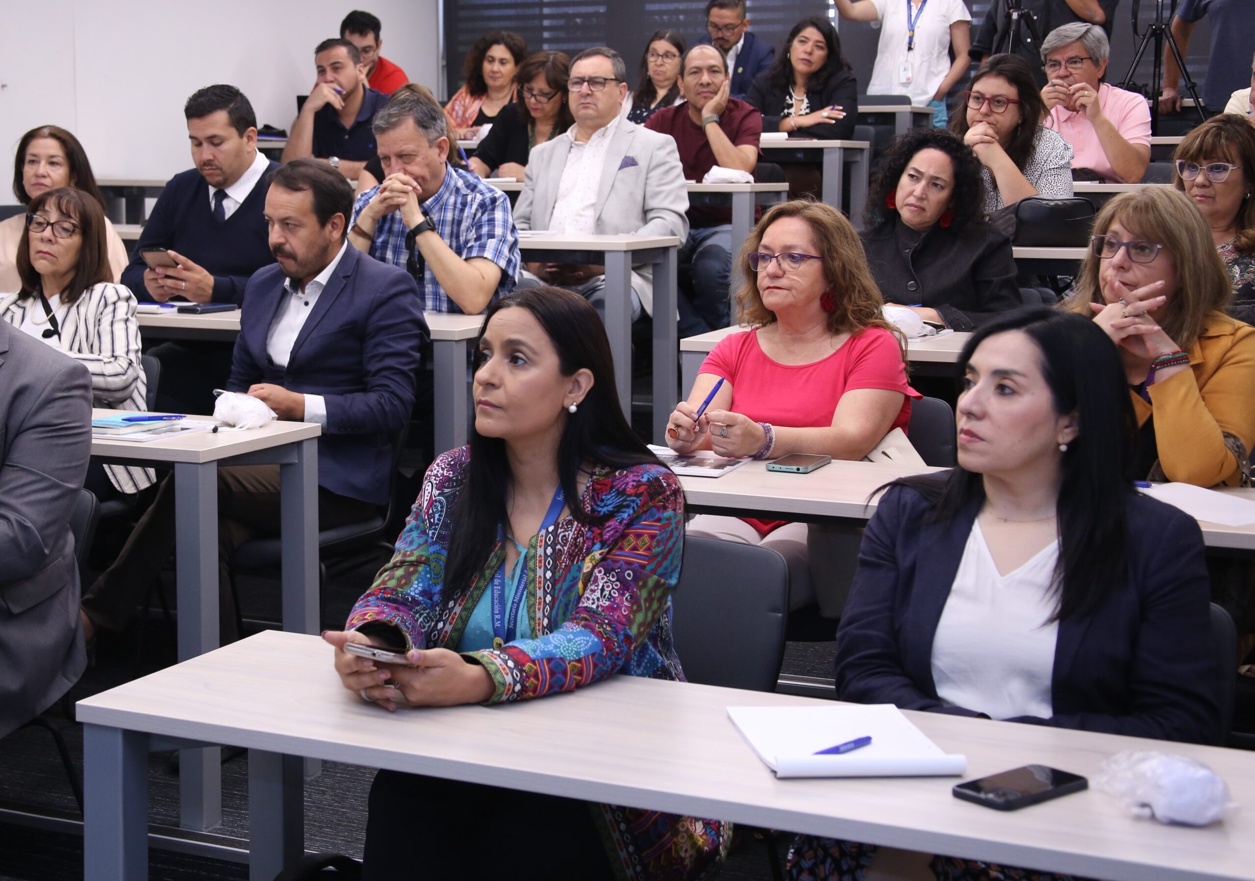 Directora ejecutiva de SLEP Los Libertadores participó en taller en la Universidad de Chile junto a directores de establecimientos educacionales de Conchalí y Quilicura