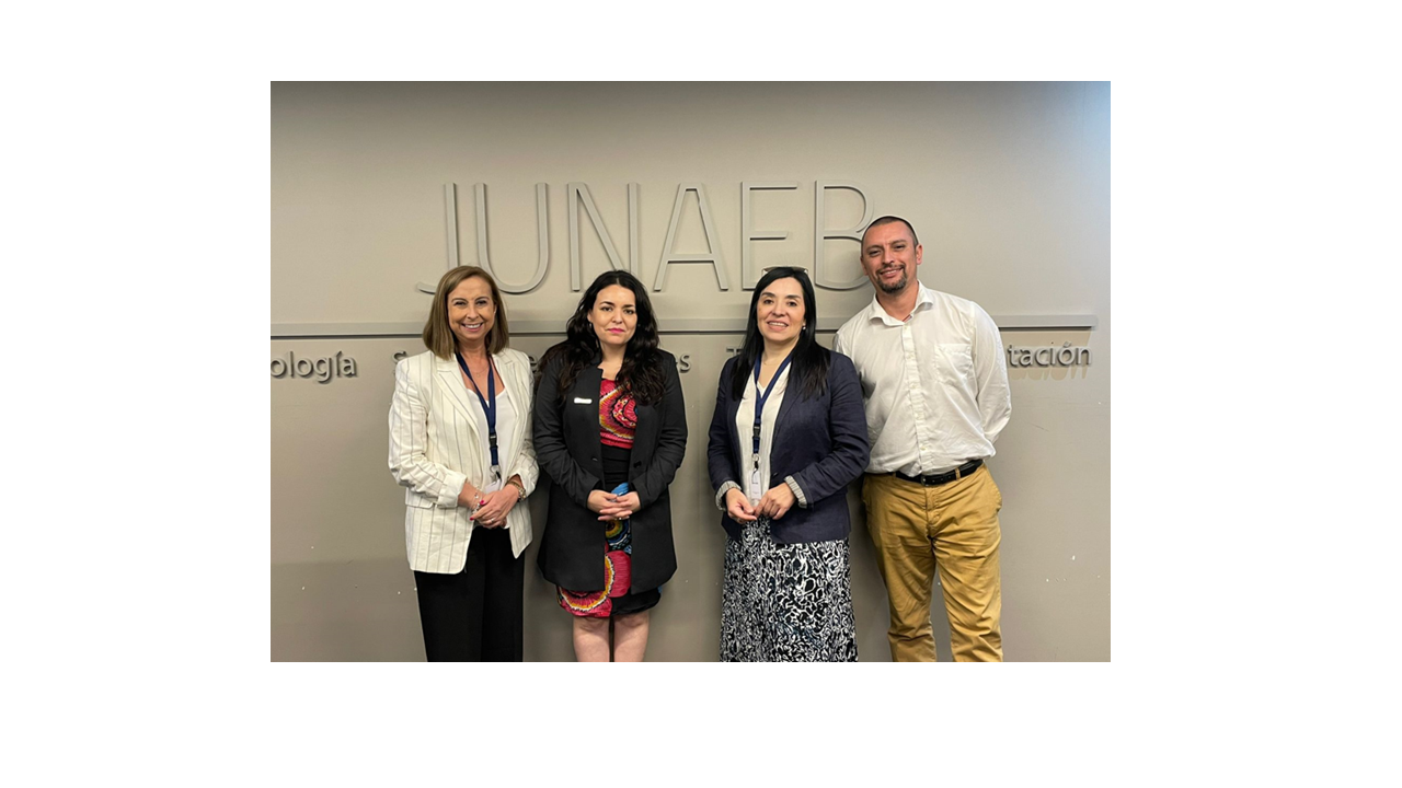 Directora ejecutiva del SLEP Los Libertadores se reúne con Junaeb para coordinar futuros convenios de colaboración en beneficio de estudiantes de Conchalí y Quilicura